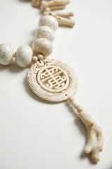 Y-BEYAZ MERCAN ETNİK KOLYE