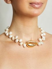 Y-GOLD İSTİRİDYE DETAYLI İKON İNCİ KOLYE