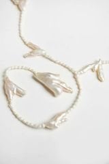 Y-KAZ AYAĞI DETAYLI PANDANTİF TASARIMLI ZARİF UZUN KOLYE