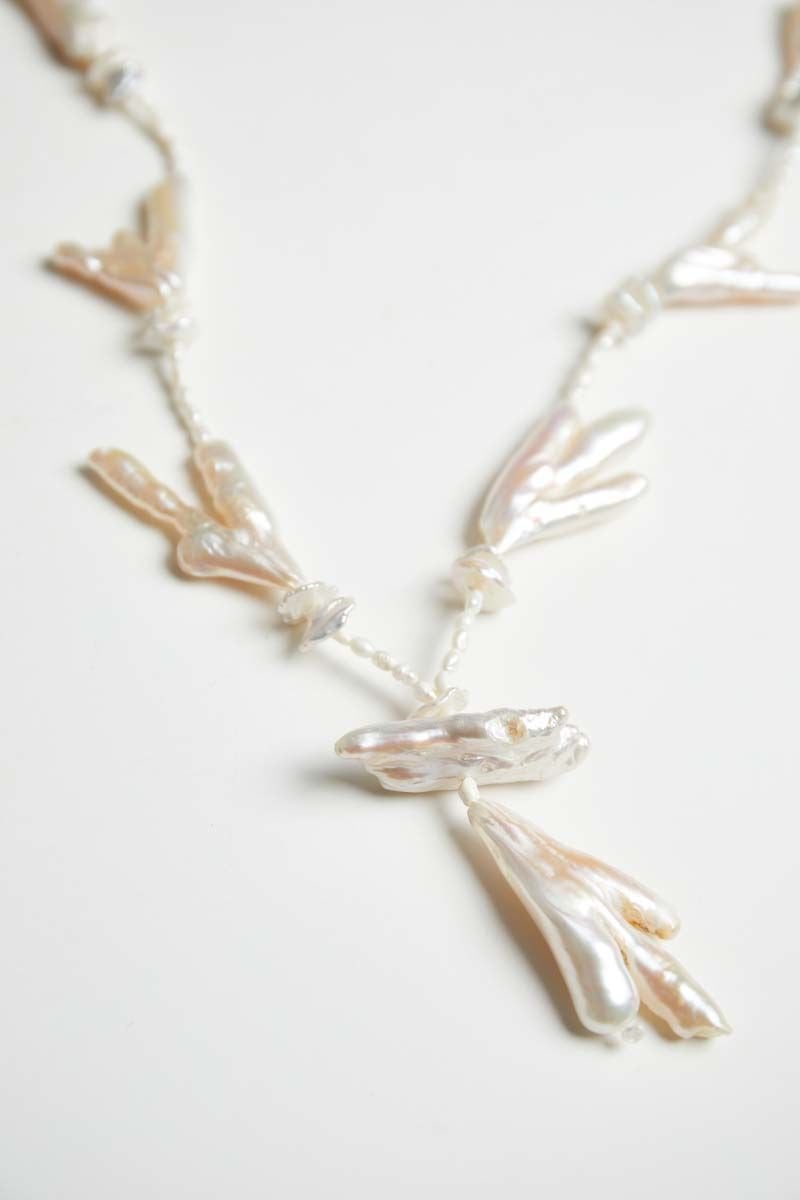 Y-KAZ AYAĞI DETAYLI BAROK İNCİ ORİJİNAL KOLYE