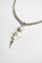 Y-İNCİ PANDANTİFLİ AVANGART ZİNCİR KOLYE