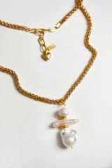 Y-ÜZERİ TURKUAZ DETAYLI BAROK İNCİ PANDANTİFLİ UZUN ZİNCİR KOLYE