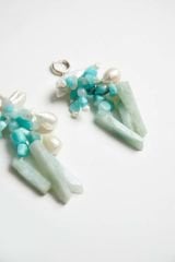 Y-AKİK, TURKUAZ, İNCİ DETAYLI SALLANTILI KÜPE