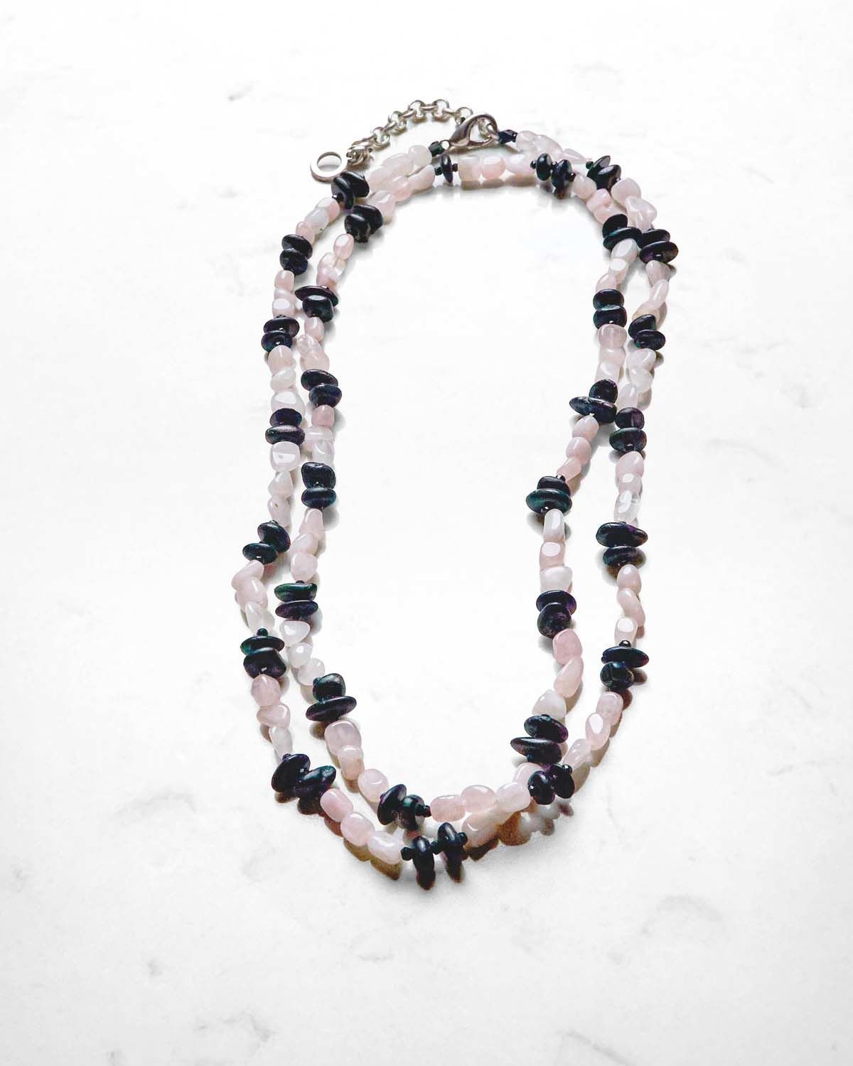 Y-SUNGITE VE PINK QUARTZ UZUN KOLYE