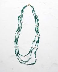 Y-PEARL VE MALACHITE KATMANLI UZUN KOLYE