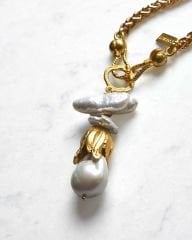 Y-TEK PANDANTİFLİ BAROK İNCİ KOLYE