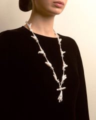 CHICKEN FEET VE BAROK PEARL TASARIM KOLYE