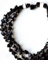 Y-KARA BÜYÜ MERCAN CHOKER KOLYE