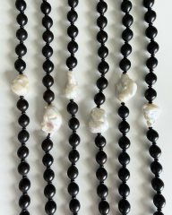 Y-BAROK İNCİ DETAYLI ABANOZ CHOKER KOLYE