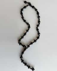 Y-DESIREE – HEMATİT DETAYLI SİYAH İNCİ & ABANOZ KOLYE