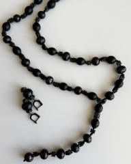 Y-DESIREE – HEMATİT DETAYLI SİYAH İNCİ & ABANOZ KÜPE