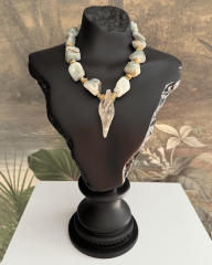 Y-AQUA ANGELICA KALSİT DETAYLI KOLYE