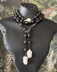 Y-BAROK İNCİ DETAYLI ABANOZ UZUN KOLYE