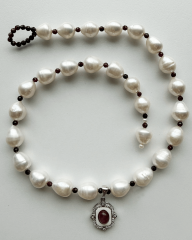 ?-MİNİMAL TAŞ DETAYLI PRENSES İNCİ KOLYE