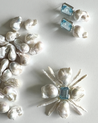 HIDDEN GARDEN BLUE TOPAZ PÜSKÜLLÜ BAROK İNCİ CHOKER KOLYE