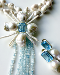 HIDDEN GARDEN BLUE TOPAZ PÜSKÜLLÜ BAROK İNCİ CHOKER KOLYE