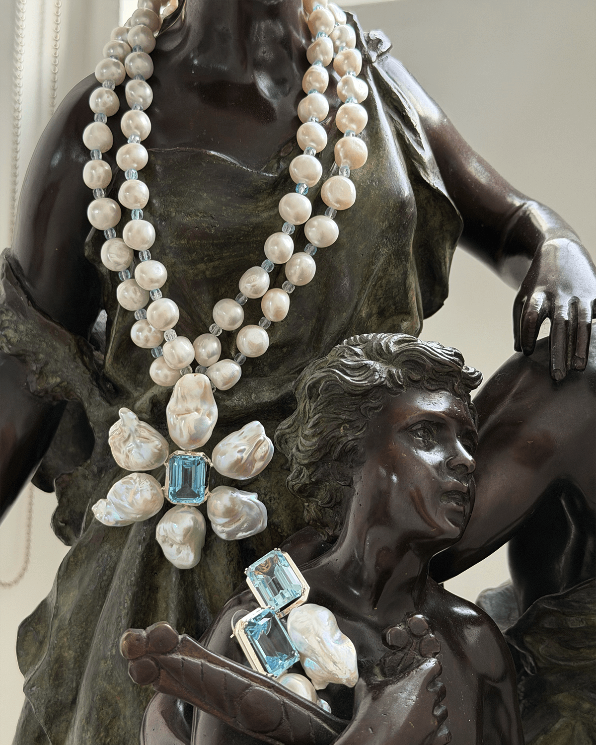 Y-AURORA BLOSSOM PLUS BLUE TOPAZ ÇİFT SIRA İNCİLİ KOLYE