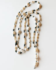 Y-MALAHİT DETAYLI UZUN İNCİ KOLYE