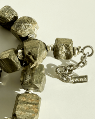 PYRITE CROWN OVERSIZE KOLYE