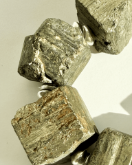 PYRITE CROWN OVERSIZE KOLYE