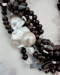 İNCİ DETAYLI ÇOK SIRALI VENGE STATEMENT KOLYE