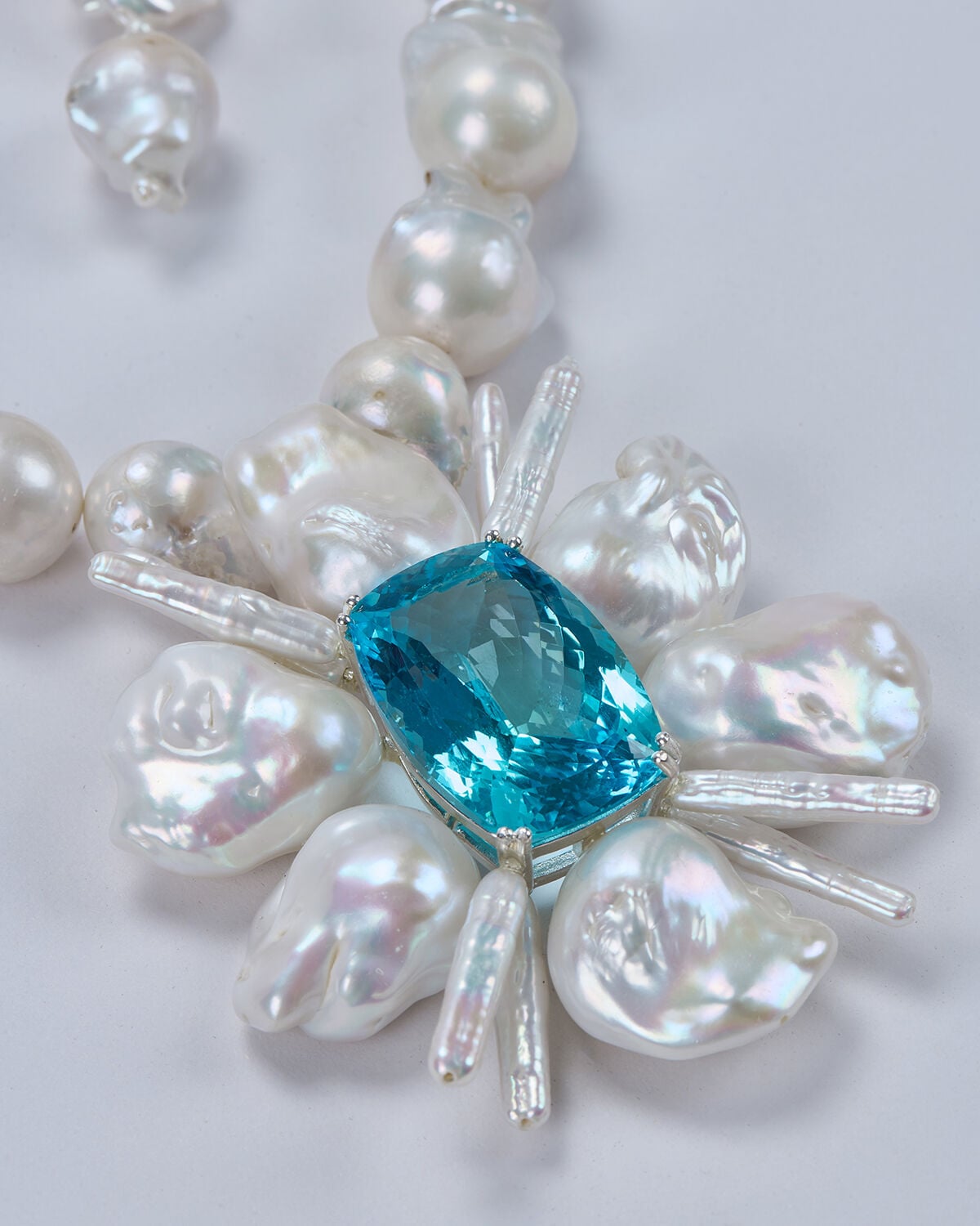 HIDDEN GARDEN 84 CT BLUE TOPAZLI KOLYE