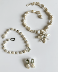 HIDDEN GARDEN ZÜMRÜT TAŞLI BÜYÜK İNCİLİ CHOKER