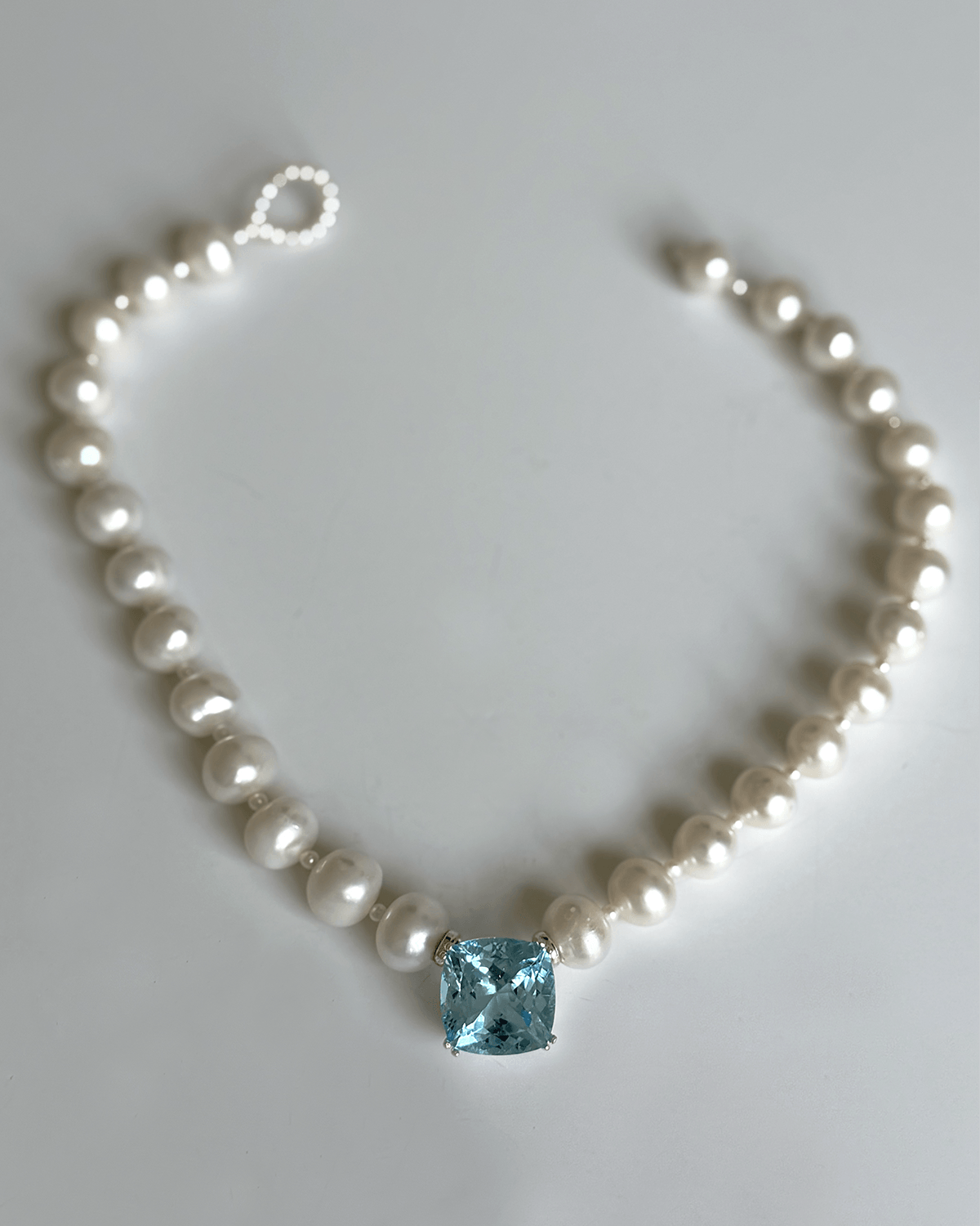 HIDDEN GARDEN BLUE TOPAZ TAŞLI BAROK İNCİ CHOKER