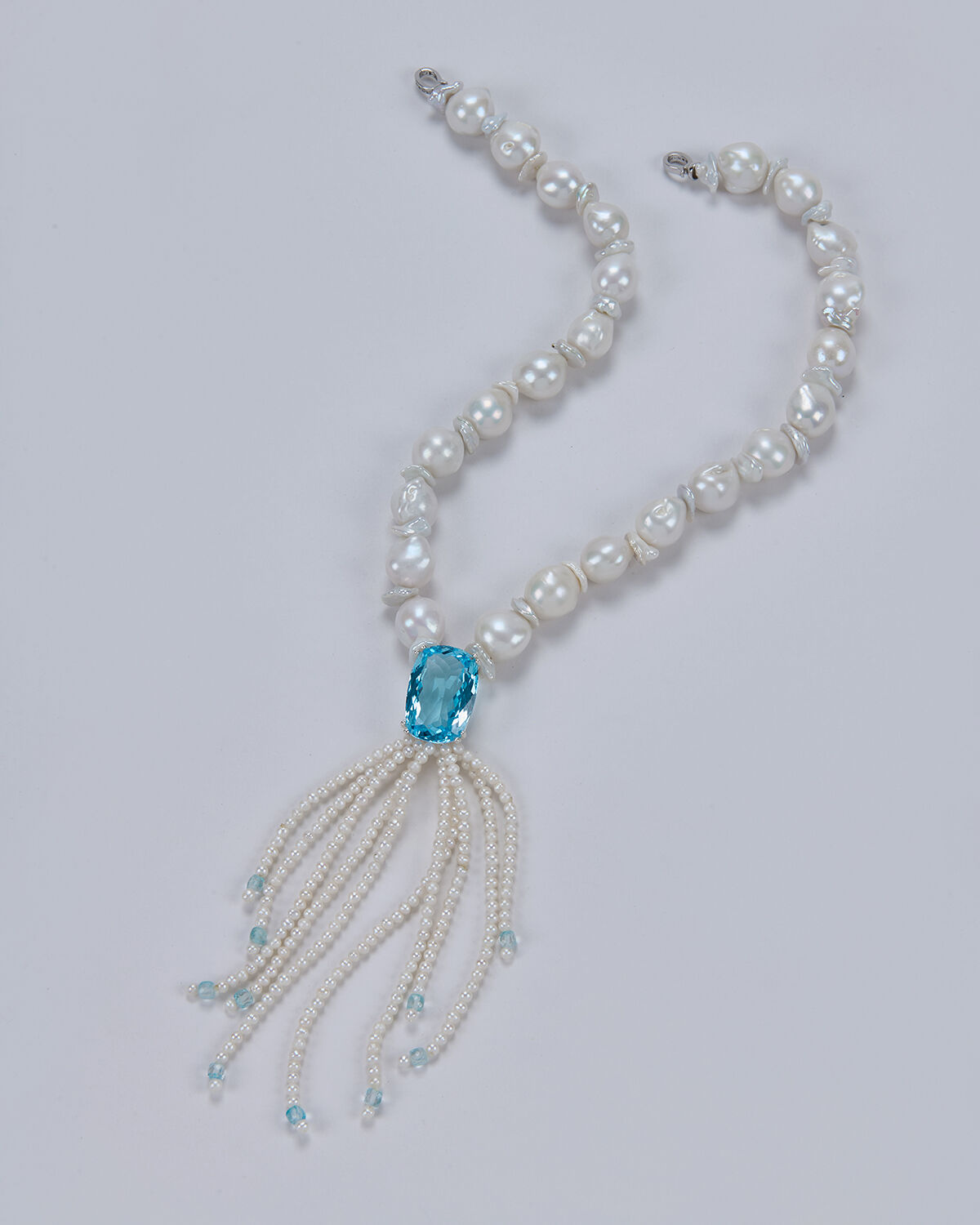 HIDDEN GARDEN BLUE TOPAZ TAŞLI BAROK İNCİ PÜSKÜLLÜ CHOKER