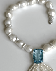 HIDDEN GARDEN BLUE TOPAZ TAŞLI BAROK İNCİ PÜSKÜLLÜ CHOKER
