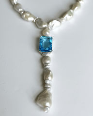 HIDDEN GARDEN BLUE TOPAZ TAŞLI BAROK İNCİ Y KOLYE