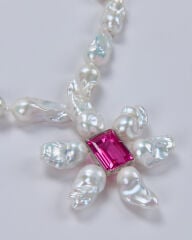 HIDDEN GARDEN PINK TOPAZ TAŞLI BAROK İNCİLİ ÇİÇEK KOLYE