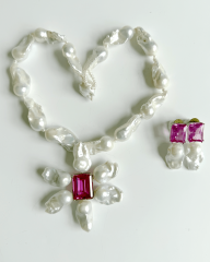 HIDDEN GARDEN PINK TOPAZ TAŞLI BAROK İNCİLİ ÇİÇEK KOLYE