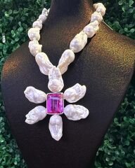 HIDDEN GARDEN PINK TOPAZ TAŞLI BAROK İNCİLİ ÇİÇEK KOLYE