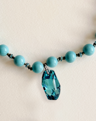 SWAROVSKI PANDANTİFLİ MALLORCA İNCİLİ KOLYE